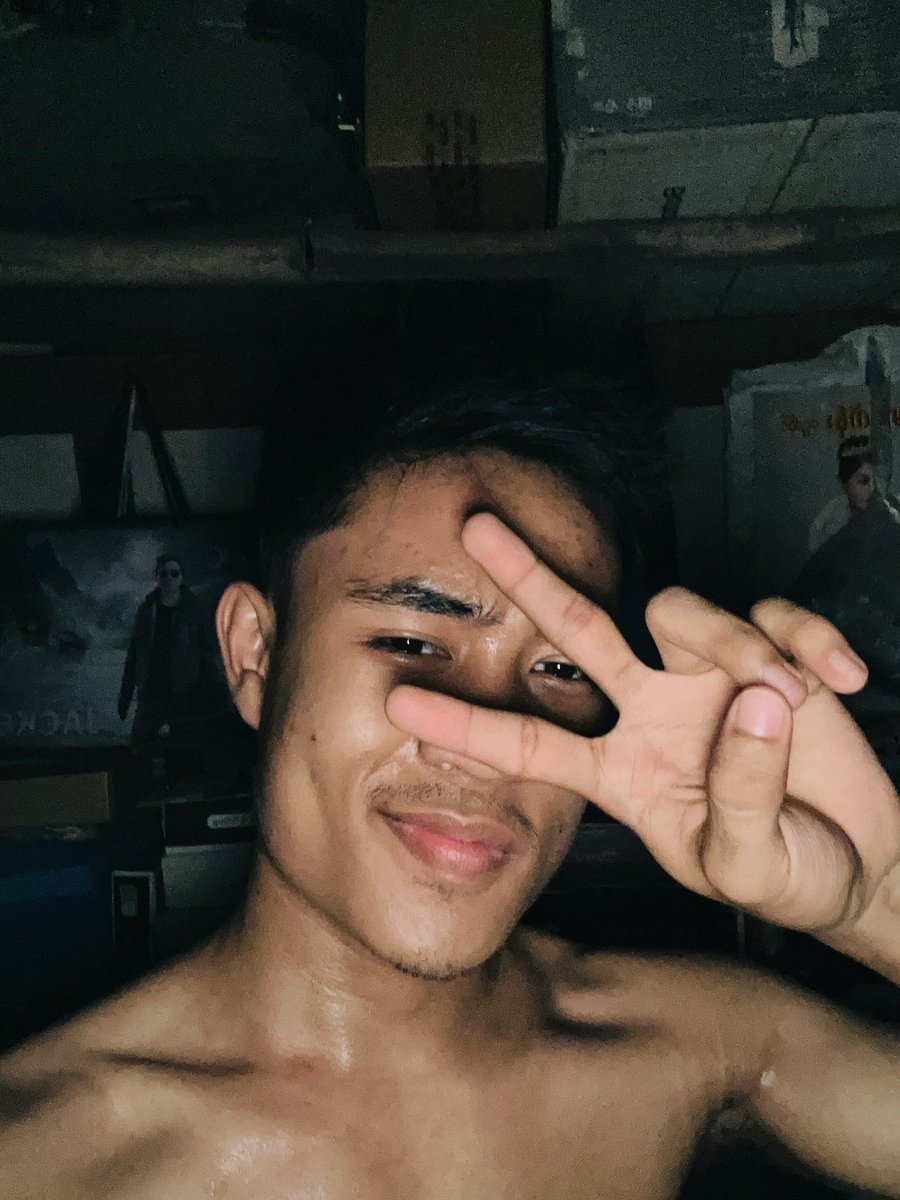 HeinLay2021's tweet photo. Hello ✌️ https://t.co/h30dntswOQ