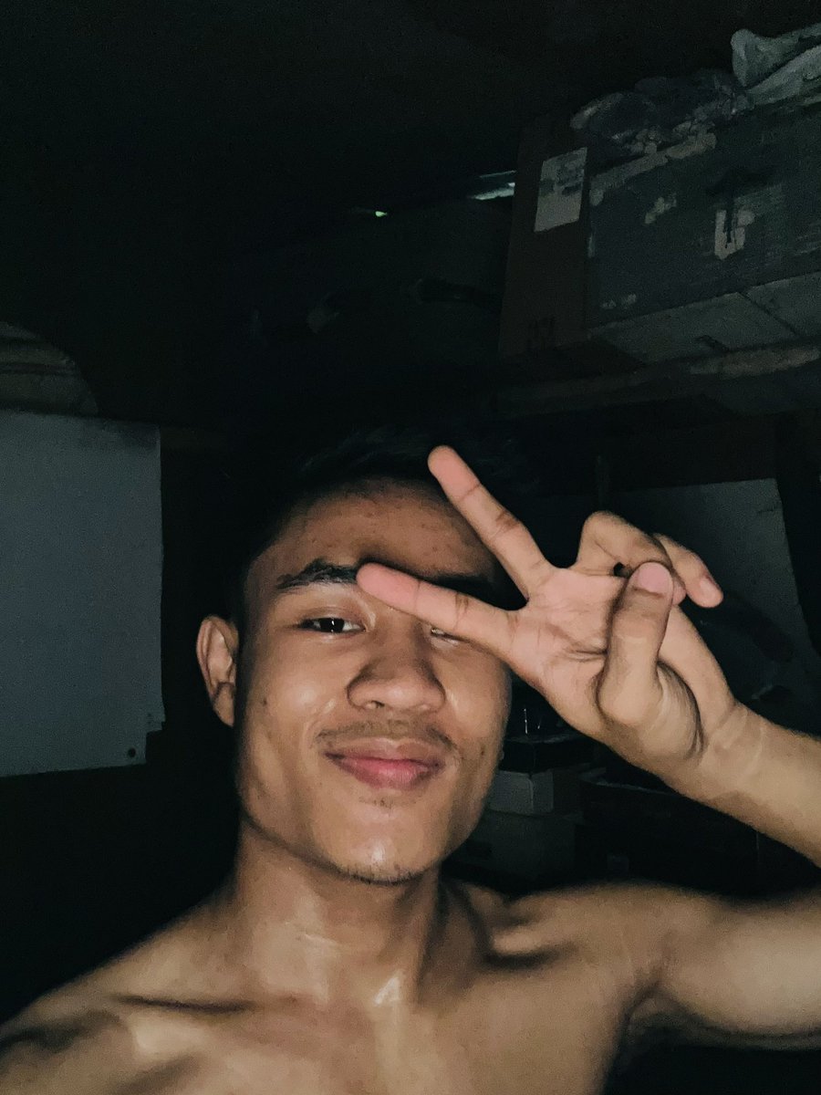 HeinLay2021's tweet photo. Hello ✌️ https://t.co/h30dntswOQ
