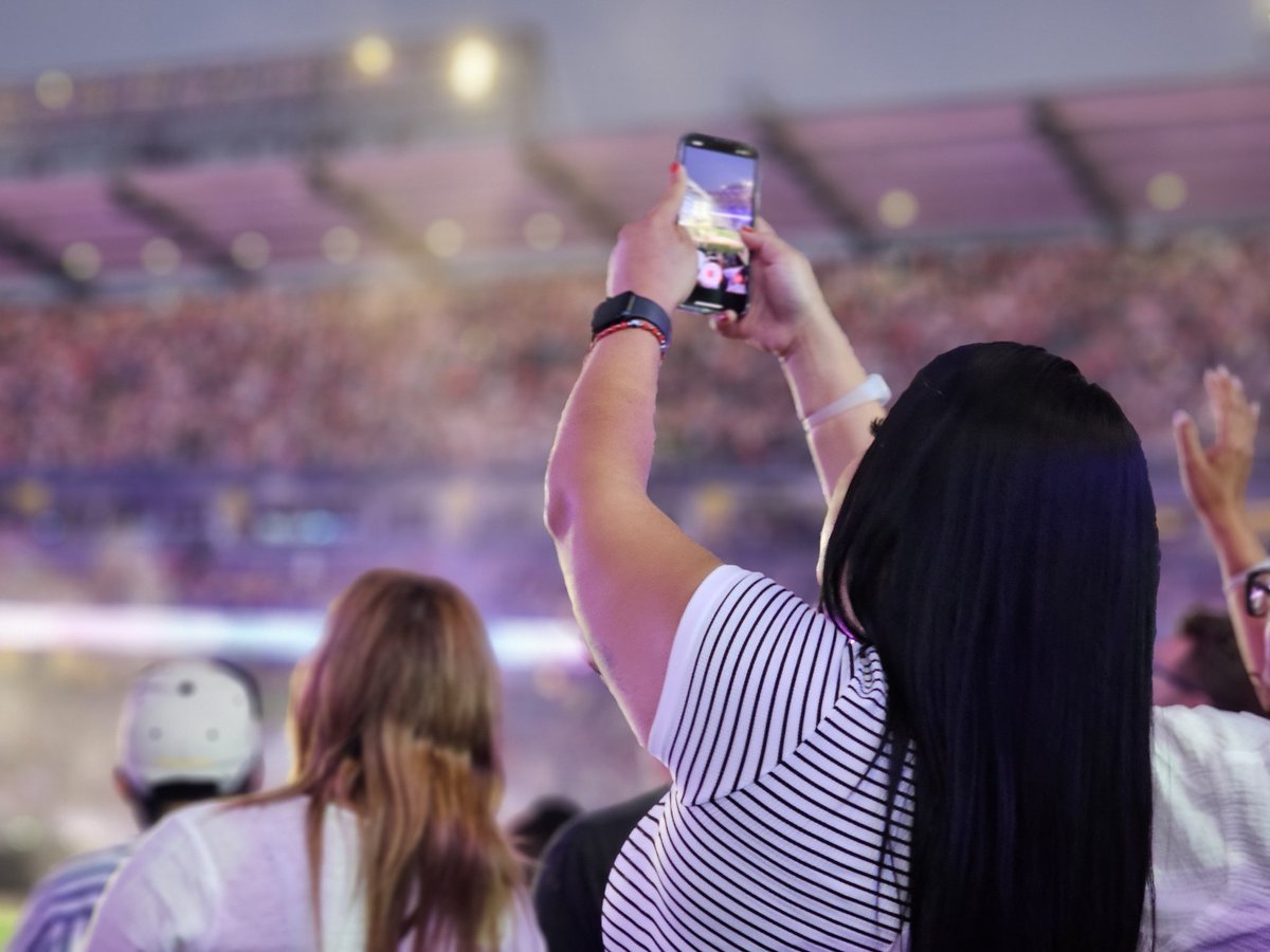 guttierez_john's tweet photo. #HarvestCrusade: It was incredible to be in the presence of the LORD with so many people, every single seat filled as Pastor @greglaurie led so many to JESUS &amp; others reaffirm their love for JESUS thanks to all the volunteers #HarvestCrusade2024 https://t.co/DWwzMptAuU