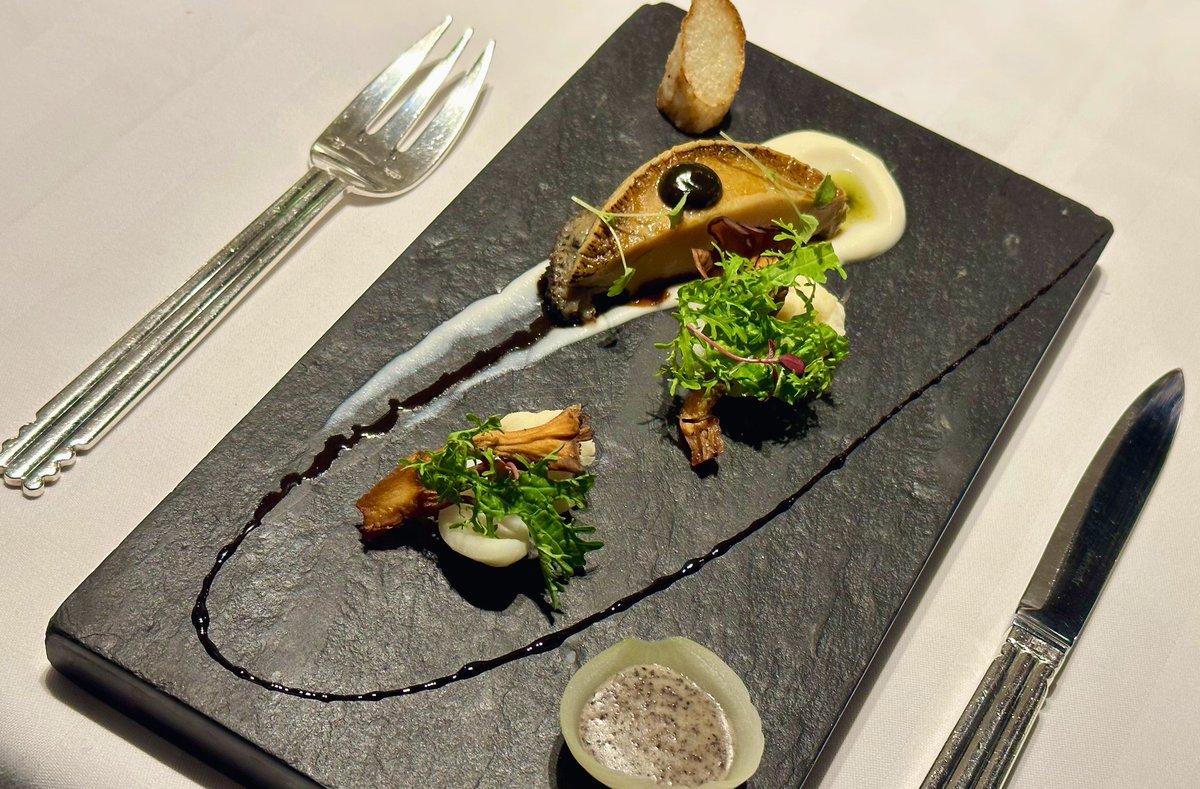 フーピート tweet media