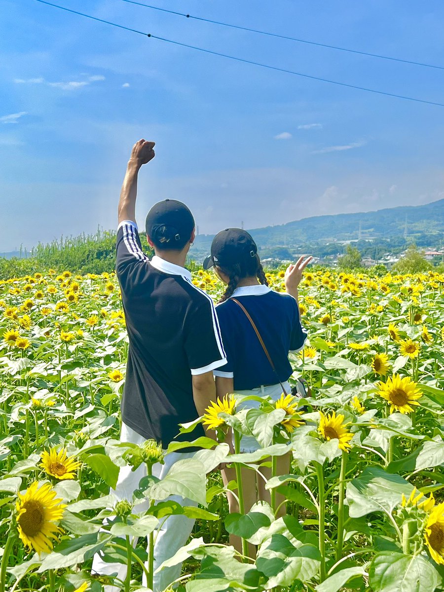 nonmamalil's tweet photo. ひまわり可愛かった🌻💕
長女ちゃんと彼氏くん https://t.co/s3v5Lvq6lc