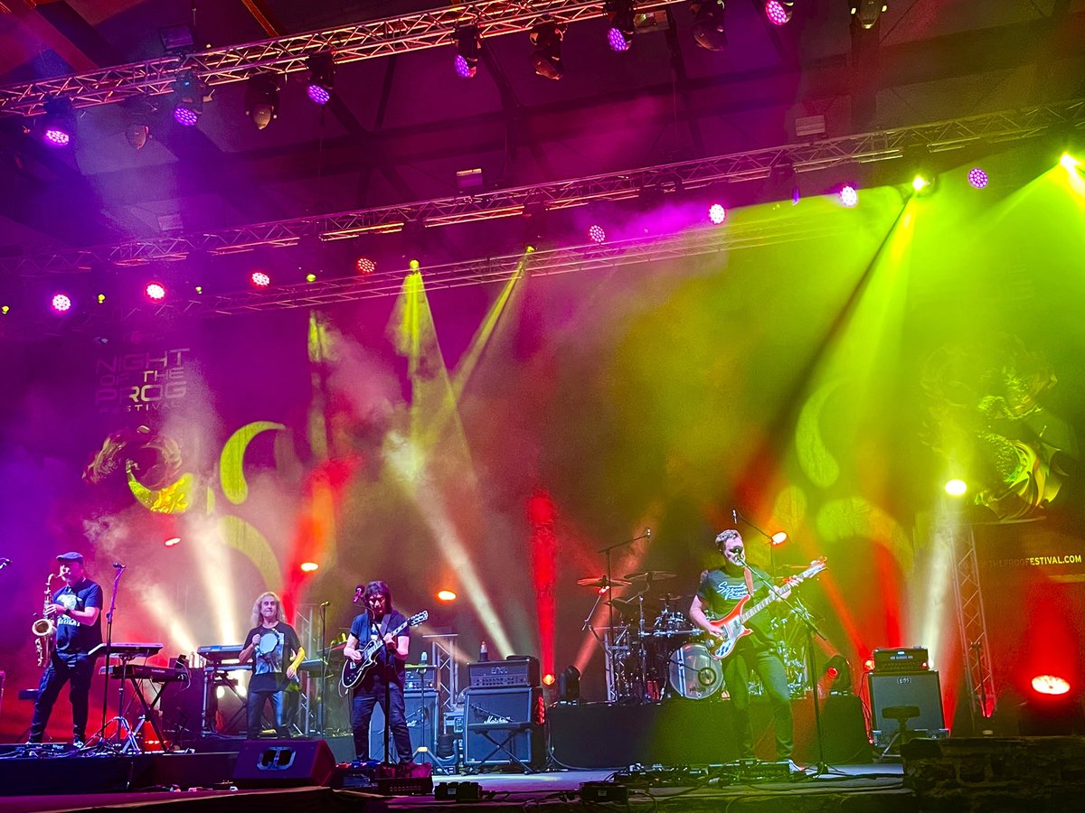 HackettOfficial's tweet photo. For the last time at Night Of The Prog, Loreley and the final gig of the tour, the show and crowd together hit the skies! What an amazing night… (photos by Jo Hackett &amp; Adrian Holmes) https://t.co/YDV1gXutkW