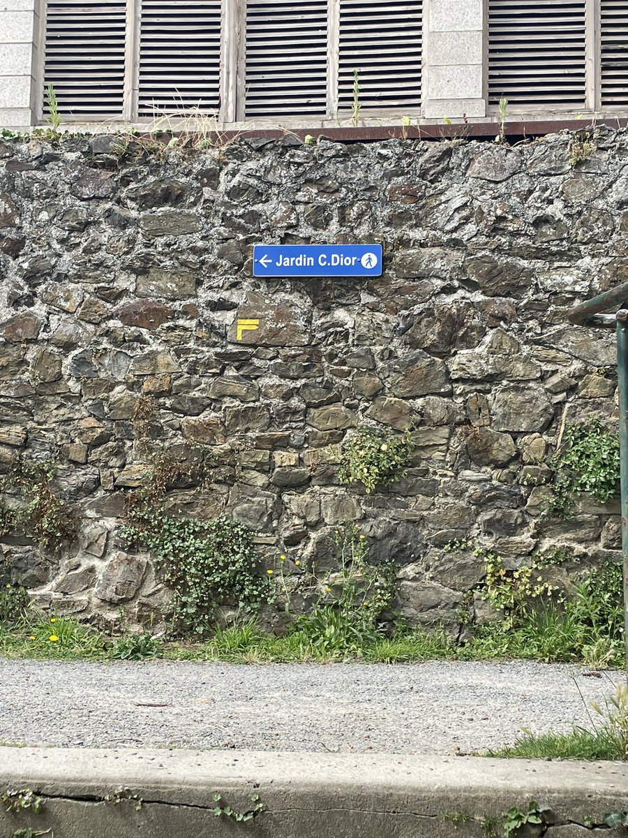 pearlofjersey's tweet photo. Went to Christian Dior’s birth place yesterday. https://t.co/nTJCKCgUMH