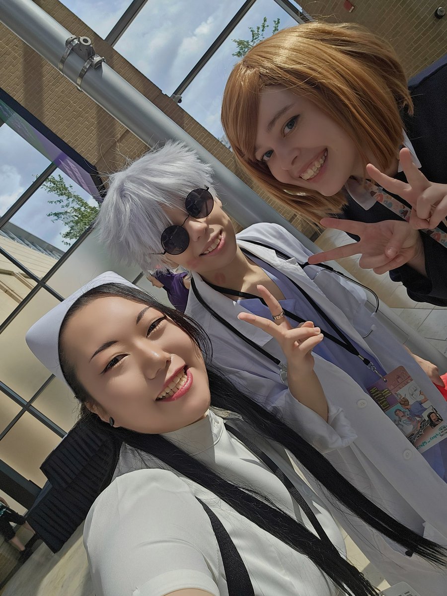 1emon_vii's tweet photo. Connecticon 2024 - Day 2
We managed to give out all of our stickers and candies! I'm glad everyone enjoyed our free health exams, hehe
#cosplay #connecticon #ctcon #connecticon2024 #ctcon24 #satosugu #gojosatoru #satorugojo #getosuguru #sugurugeto #jjk #jujutsukaisen https://t.co/I2N1UNVA8B