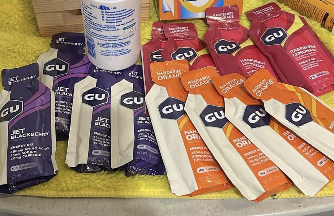 Vynce_Opena's tweet photo. Grabe dahil sa daming nag jojogging/Running na ngayon this gels cost 130-140 na each! While dati 99 lang isa. 

Masyadong tiga taga na tayo friend. https://t.co/fcyRYZl9DW
