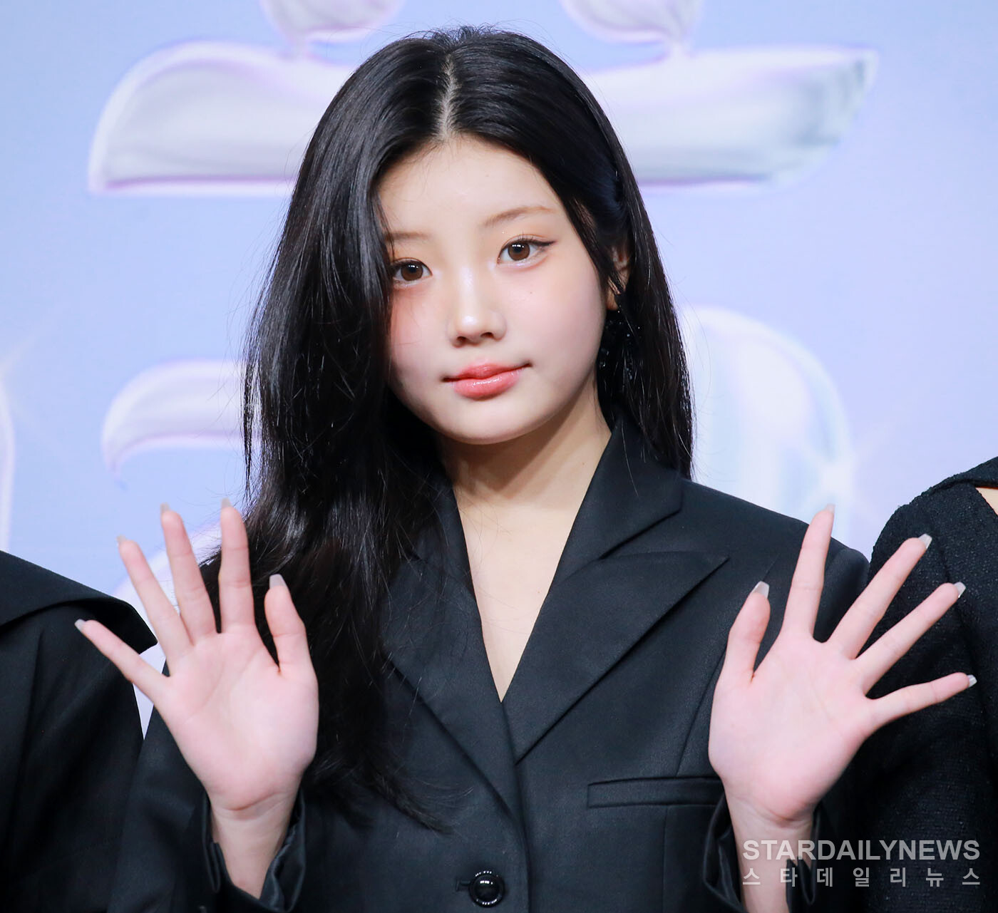 GS_iCFbbIAEDW5y?format=jpg&name=large