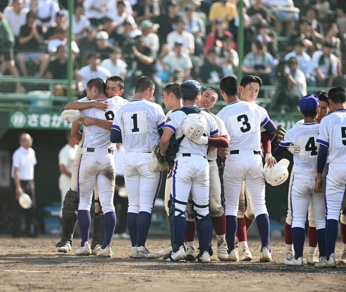 smalto19's tweet photo. 金足農業が激闘を制し6年ぶりの甲子園出場を決めました！ https://t.co/ruukZPMkcM
