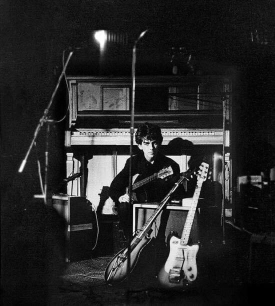 BeatlesArchive2's tweet photo. George Harrison at the Top Ten Club, Hamburg 1961
#TheBeatles via @mikolato
📷 Jürgen Vollmer https://t.co/11j39S1ANh