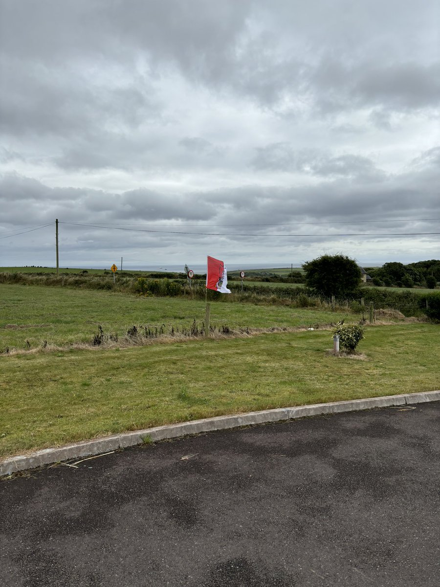 AlanJagoe_Macra's tweet photo. Cows milked (and next to the yard) โ
Cork flag up โ
Dinner ate to have clear run of the day โฆ. Well kind of โ
#honcork
#updarebels
#CorkGAA https://t.co/FkPUoMmyyU