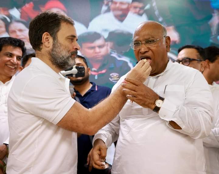 SAlaganchi's tweet photo. ಕಾಂಗ್ರೆಸ್ ಪಕ್ಷದ ರಾಷ್ಟ್ರೀಯ ಅಧ್ಯಕ್ಷರು, ರಾಜ್ಯಸಭಾ ವಿರೋಧ ಪಕ್ಷದ ನಾಯಕರು, ಹಿರಿಯ ಅನುಭವಿ ರಾಜಕಾರಣಿ @kharge ಮಲ್ಲಿಕಾರ್ಜುನ ಖರ್ಗೆ ಅವರಿಗೆ ಜನ್ಮ ದಿನದ ಶುಭಾಶಯಗಳು https://t.co/a7Us9v80I2