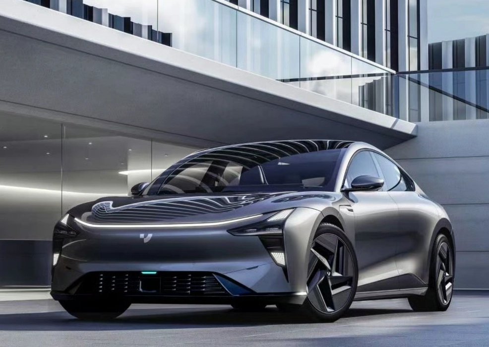EVsLaneofficial's tweet photo. The official images of the JiYue 07 Electric Sedan in grey have been released, featuring intelligent AI pixel headlights and a door handle-less design. It is set to launch in September. https://t.co/HK2vUR87ru