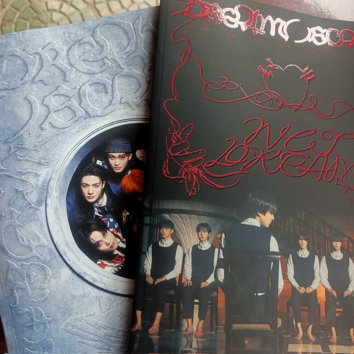 mkstwrl's tweet photo. i received the albums yesterday, ty @luvsslia 💓 https://t.co/yCjrEKOvmD