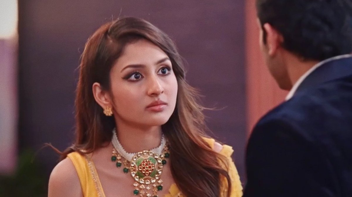 chaandsitaaree's tweet photo. THIS FACE. GAWDD SHE'S SO PRETTY. LOOK AT HER GAHHHH https://t.co/NTFyyTVKZI