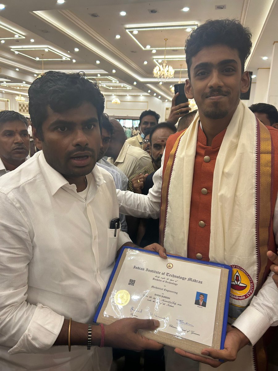 ShridSuresh's tweet photo. @annamalai_k 
Thank you for your blessings on this auspicious day SirJi
I will be very glad to receive you at IITM for our event.
Happy Guru Purnima🙏 https://t.co/CkVnXmIX1I