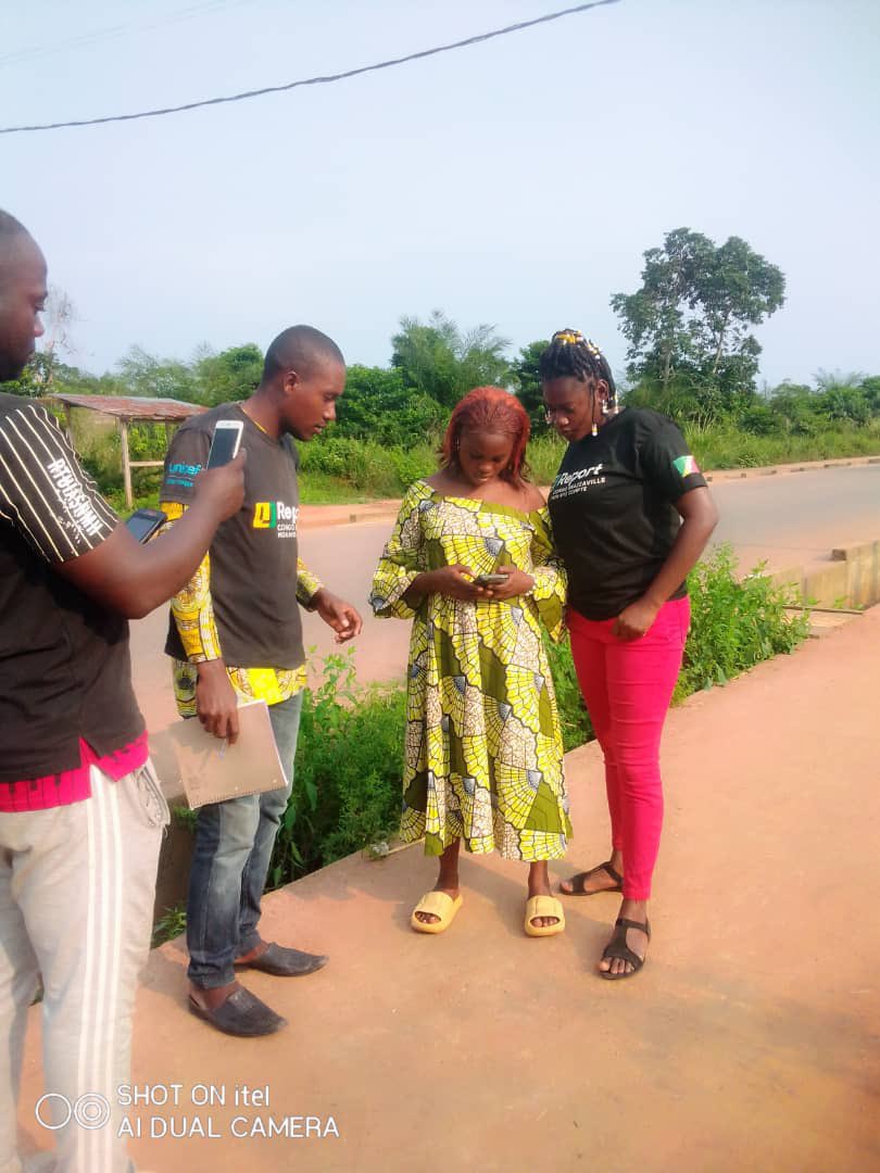 Les jeunes se mobilisent à Ouesso pour encourager leurs homologues à participer au sondage U-Report Congo. Félicitations pour votre engagement