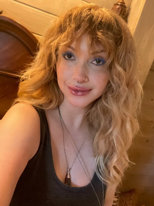 I need to go to bed. But I&rsquo;m just jazzed to be here. https://t.co/Wh61XyI7O8<a href="/tag/tromaville"class="tags"><span>#tromaville</span></a>