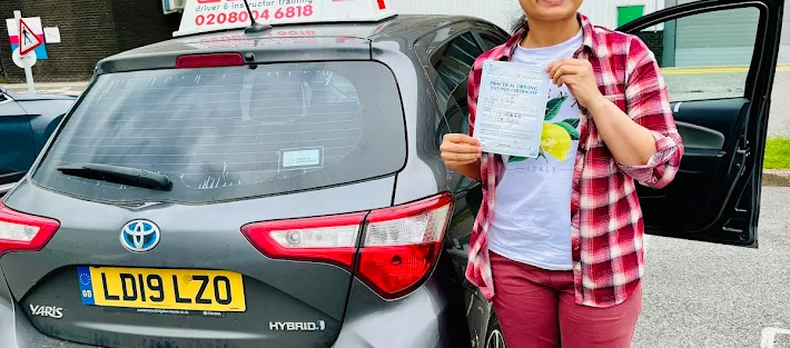 elitedriving's tweet photo. Jyoti Singh, Redhill, Surrey: "My driving instructor Asad is absolutely professional" https://t.co/7OgIIhNSiv https://t.co/v8ubHk7rNW