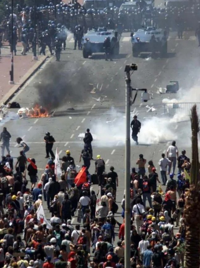 Genoa #Italy 21/07/2001

We are remembering the day by anger, resistance, fear and brutal police violence. It was hard to find a safe space to sleep this day (many didn't) and even harder to leave the city the next day. Some of us were lucky, many weren't.