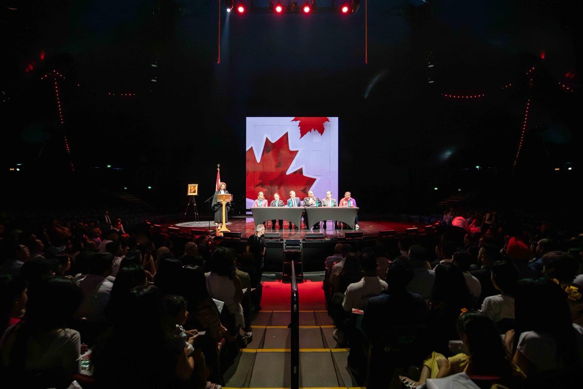 DuncanJFisher's tweet photo. ✨A very special day at ECHO yesterday✨
To mark @Cirque du Soleil’s 40th anniversary, we offered our Big Top as a venue to host a large-scale citizenship ceremony. We ended up with the biggest Canadian citizenship ceremony in 20 years, where 368 people from 60+ countries took their oath of citizenship. 
A very special day for all of us 🎪🇨🇦

Photo credit: RiverSpiral Photography