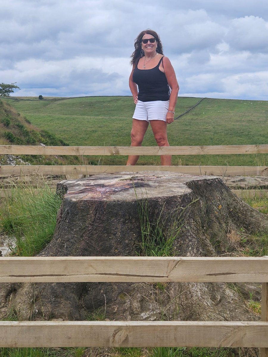 hypnohants's tweet photo. I visited Sycamore Gap saw the remains of the iconic tree—a true loss for us all. Despite this, the day was filled with incredible views and beauty. I love how nature helps me feel in tune with my body and mind. #SycamoreGap #NatureLover #Mindfulness #NatureHealing  #UKExplored https://t.co/xH8QuFo2pf