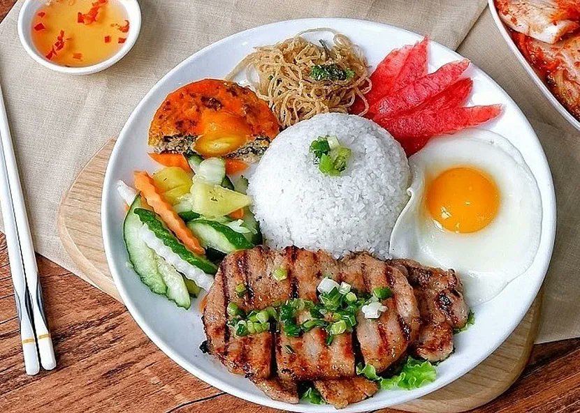 vntravelprice's tweet photo. 10 principais pratos vietnamitas que você deve experimentar
O Vietnã é uma das grandes cozinhas da Ásia, famosa por sua diversidade e  riqueza de sabores e formas de pratos. As especialidades vietnamitas  agradam...
#viagens #portugal #Brazil #Venezuela
https://t.co/gTnm1AgjZ2 https://t.co/enLmbzPTiZ