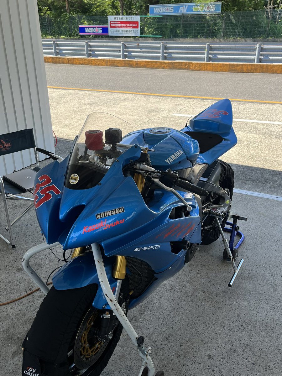 今日は朝イチからエビスへフリー走行でした。
1本目、シフタートラブル。
シフター直して2本目はエンジンが13000以上吹けないトラブル、吹けないまま２ラップほどしてみたけど今日のベストは2秒フラット😭

乗り始めは良く吹けてるのでセンサーが熱持つと症状が出るのかなぁ〜