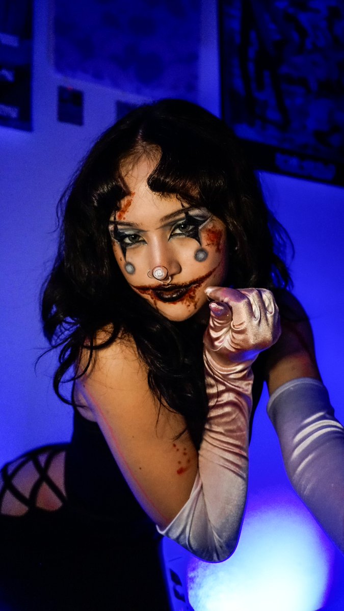 Sylvanngii's tweet photo. took a bite out of your heart ♡ ⋆｡˚ https://t.co/zo5WeZh7Ax