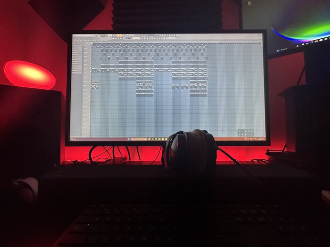 I've officially began working on the deluxe version of my album, 'The Audio Shock Therapist'. The creative<a href="/tag/stellarblade"class="tags"><span>#stellarblade</span></a><a href="/tag/finalfantasy7rebirth"class="tags"><span>#finalfantasy7rebirth</span></a><a href="/tag/hellblad"class="tags"><span>#hellblad</span></a>