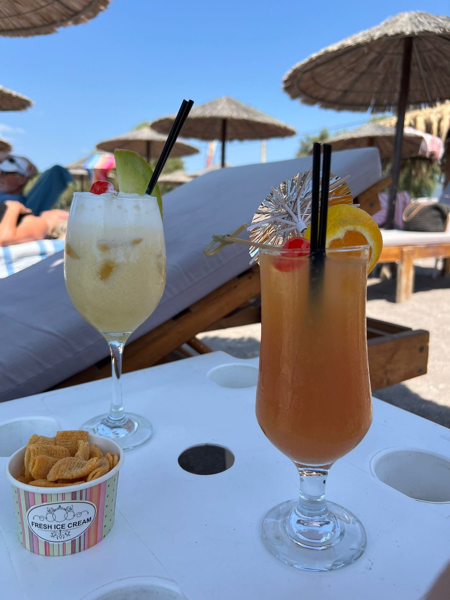 Çeşme’de iki kişinin bir günde yapacağı tatili Yunan adasında dört gün dört kişi yapmaya biz Türkiye’de keriz silkeleme diyoruz. Yok esnafmış yok çalışanların ne günahı varmış. Geçin bunları. O adamlarda para kazanıyor. Ayrıca ekonomik sıkıntı onlarda da var.