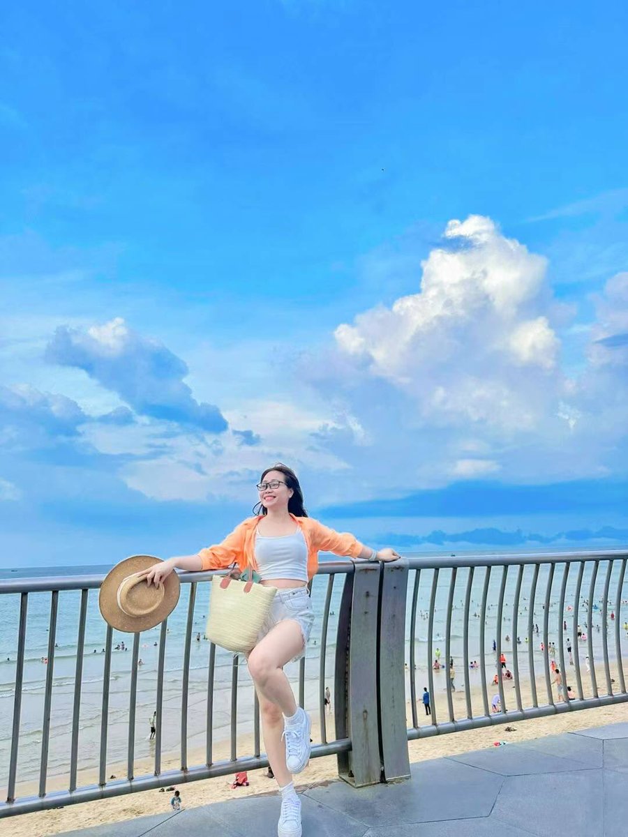 WesletRyan's tweet photo. Chị ThuHuyen hiện đang sống ở Uông bí đang làm giáo viên mầm non tại Hạ Long. Chị đang cần tìm một bạn trẻ khoẻ giúp chị thoả mãn cơn dục vọng LH zalo 034 7932192 để được kết nối tợi chị nhé. #mbbg https://t.co/V8QMX2OF0u