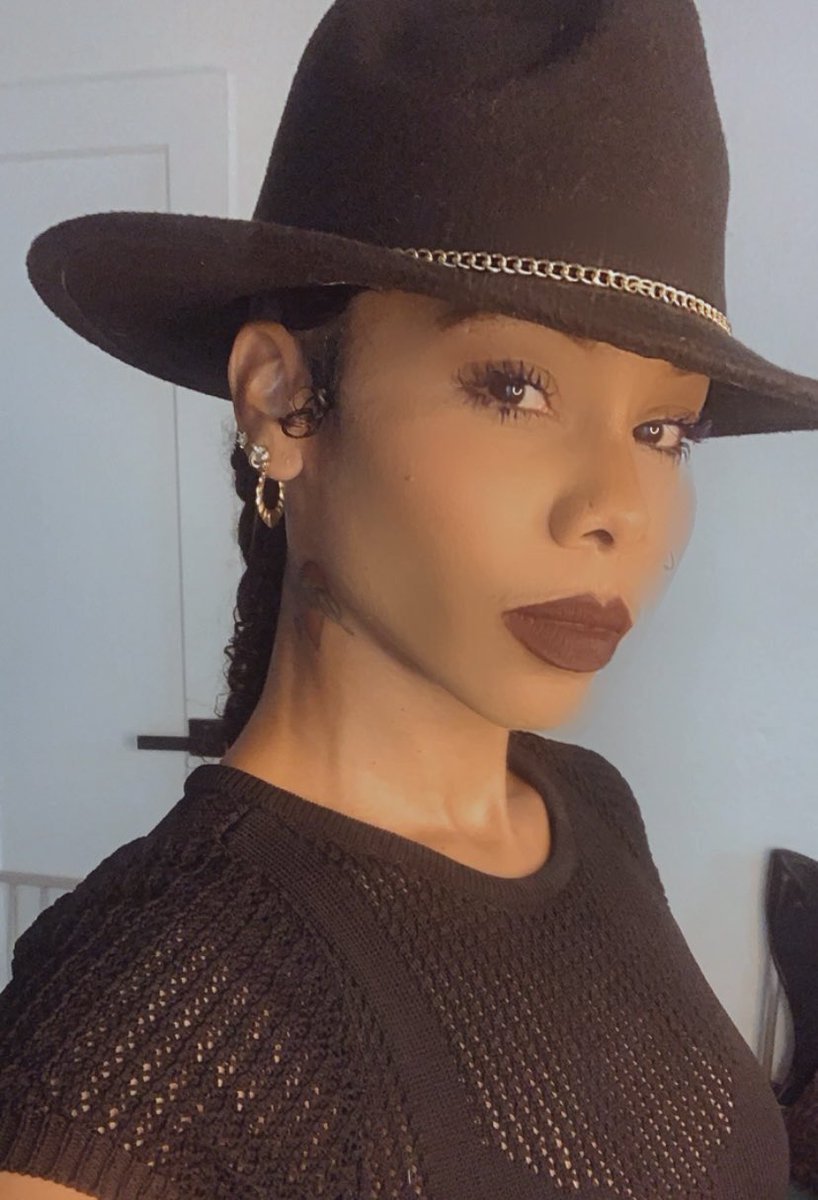 queenhartdivine's tweet image. Still Alive• • • 
They aint expect me to survive ♟️
#carmensandiego Hartdivine
#144thousand #watchher #earthangel
                    S U R V I V O R