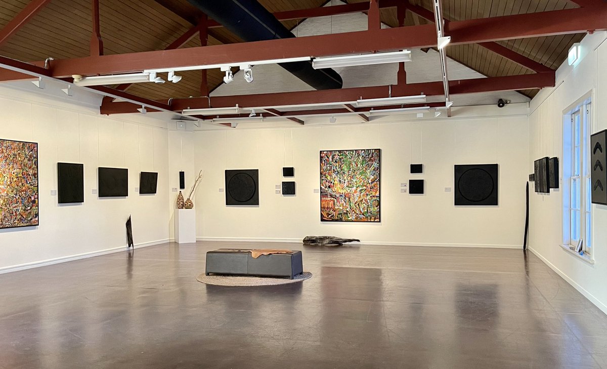 BronFredericks's tweet photo. I checked out David Pearce’s exhibition, ‘Blak & Abstract - 21st Century Indigenous Explorer’ at the Ipswich Community Gallery this afternoon. It’s open 10am - 3pm daily until Sunday 28 July. 👈🏽 #ipswichqld #ipswichqldart #ArtsQld #Ipswich #Qld #Queensland #davidpearceartist https://t.co/4SOMibqb8e