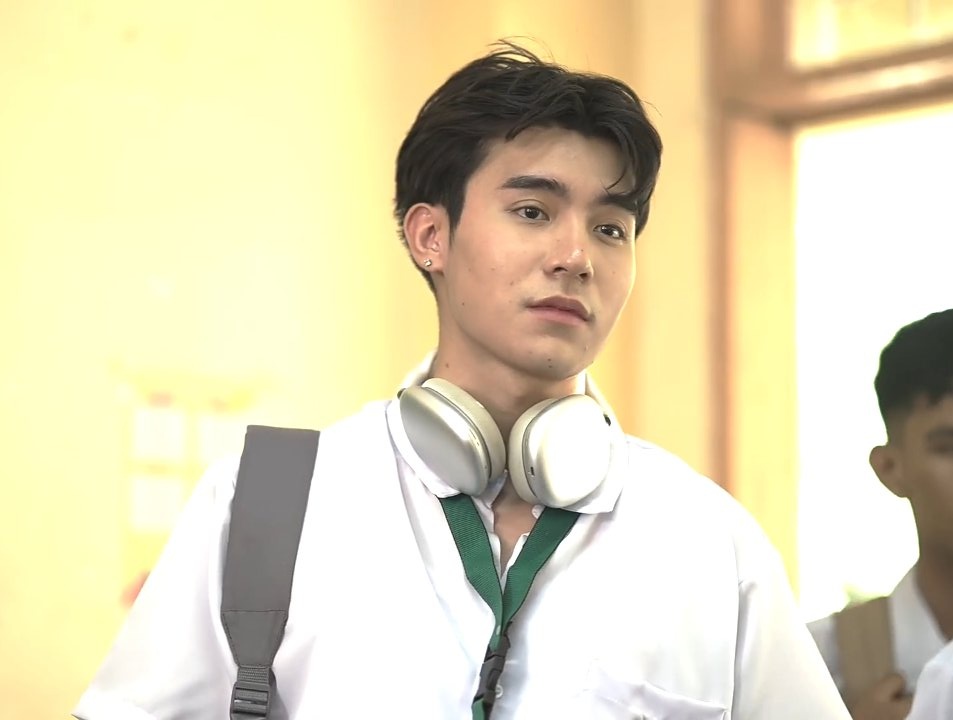 heirrence's tweet photo. tangina sa vlog series na lang ako ni Esnyr kinikilig nyeta ang swerte ni precious huhu
Tatlo ang napana hahaha https://t.co/4IykGibCGi