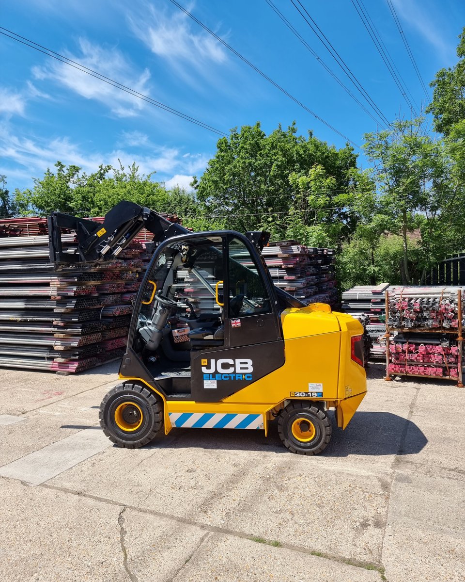 ScotJCB's tweet image. Efficiency meets safety with the JCB Electric Teletruk. Featuring unique Load Motion Control for increased on-site safety and unrivaled visibility. Explore its benefits today: bit.ly/4cwvVSe

#logisitics #JCB #teleruk #construction