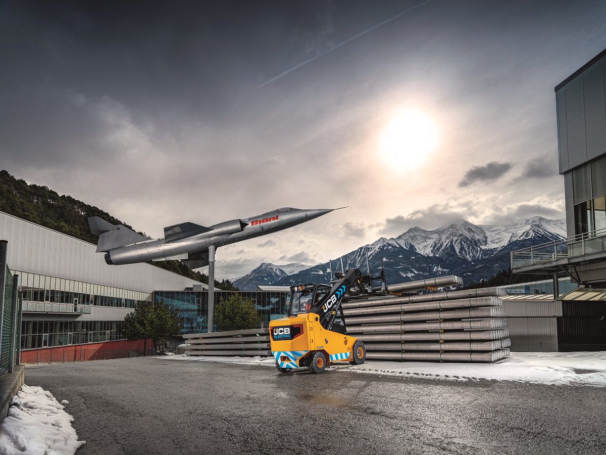 ScotJCB's tweet image. Efficiency meets safety with the JCB Electric Teletruk. Featuring unique Load Motion Control for increased on-site safety and unrivaled visibility. Explore its benefits today: bit.ly/4cwvVSe

#logisitics #JCB #teleruk #construction
