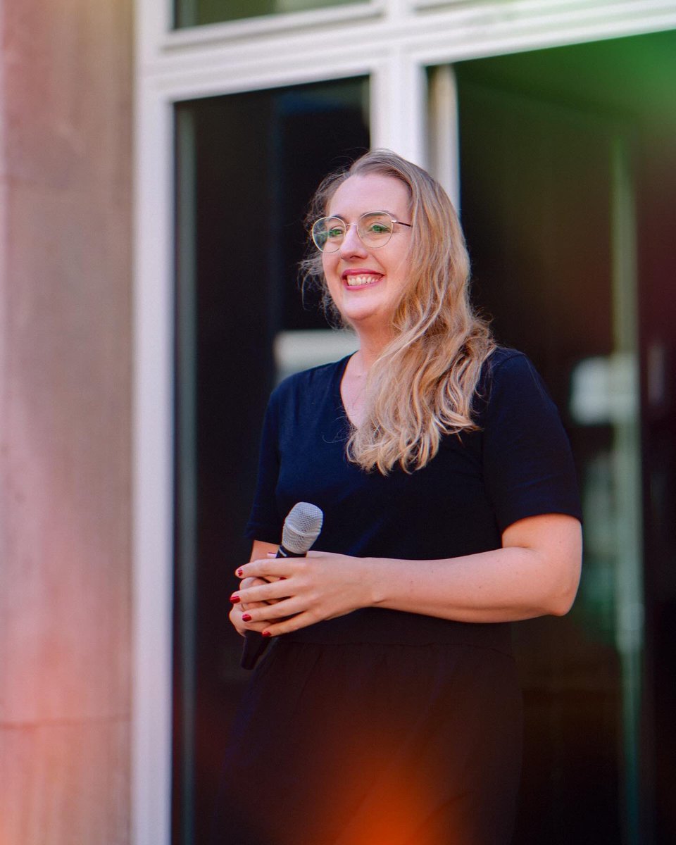 katdro's tweet image. Zum 33. Mal feiert #Köln mit großer Begeisterung, Selbstbewusstsein und Freude den #ColognePride 🌈🌈🌈

Mit dem Motto „Für Menschenrechte – Viele. Gemeinsam. Stark“. 

Denn gerade jetzt braucht es Menschen, die sich für Vielfalt, Demokratie &amp;amp; Menschenrechte einsetzen. (1/2)