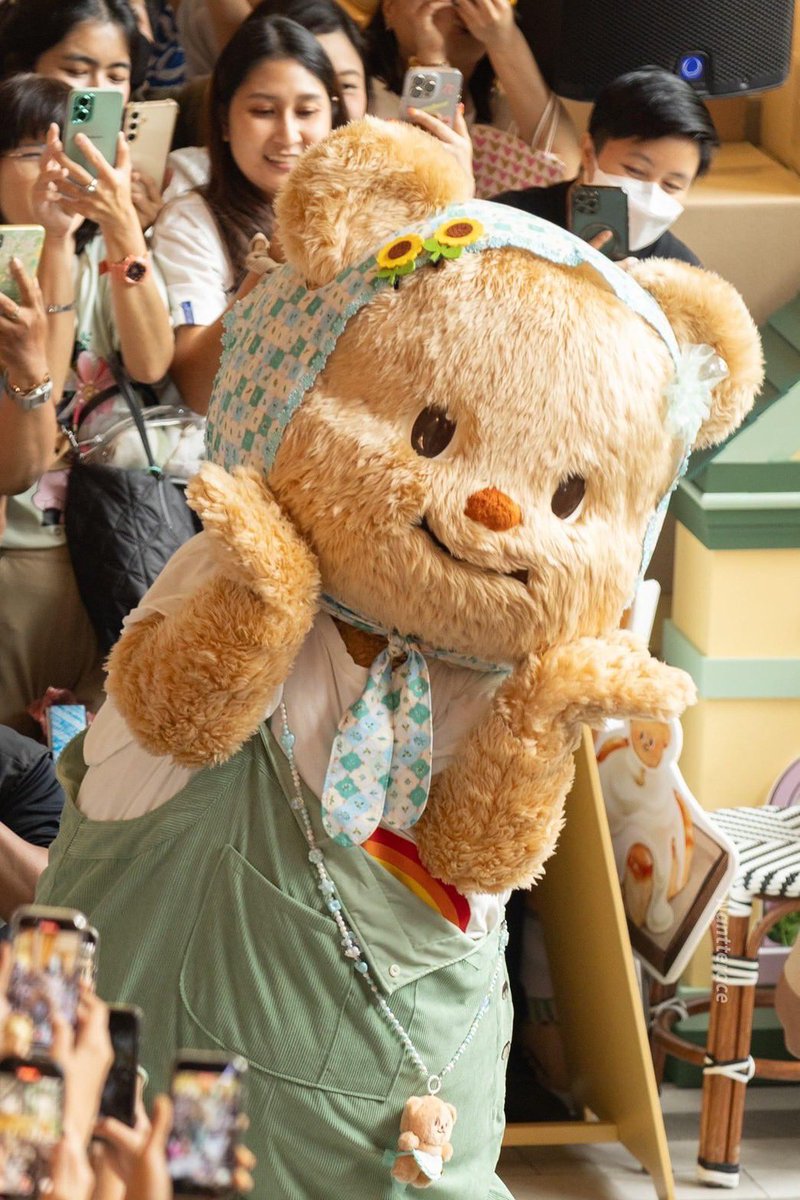 tts_beeyeol's tweet photo. วันนี้ยัยแต่งตัวน่ารักมากกกก เอี๊ยมชุดใหม่ ผ้าโพกลายใหม่ แต่งอะไรก็น่ารักไปหมดจริงๆเลยย 🌻🎀🧸 #ด้อมน้องเนย #Butterbear (cr.ในรูป) https://t.co/kLa2OjqES0