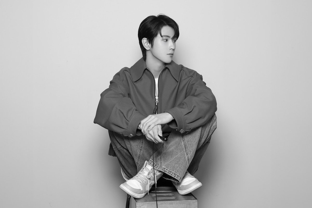 <2024 FIX WEEK> 
Black and White Photo 2024
: YONGHEE

#CIX #씨아이엑스 #FIX #픽스 #용희 #CIX5thDebutAnniversary #CIX데뷔5주년 #2024FIXWEEK #픽스위크