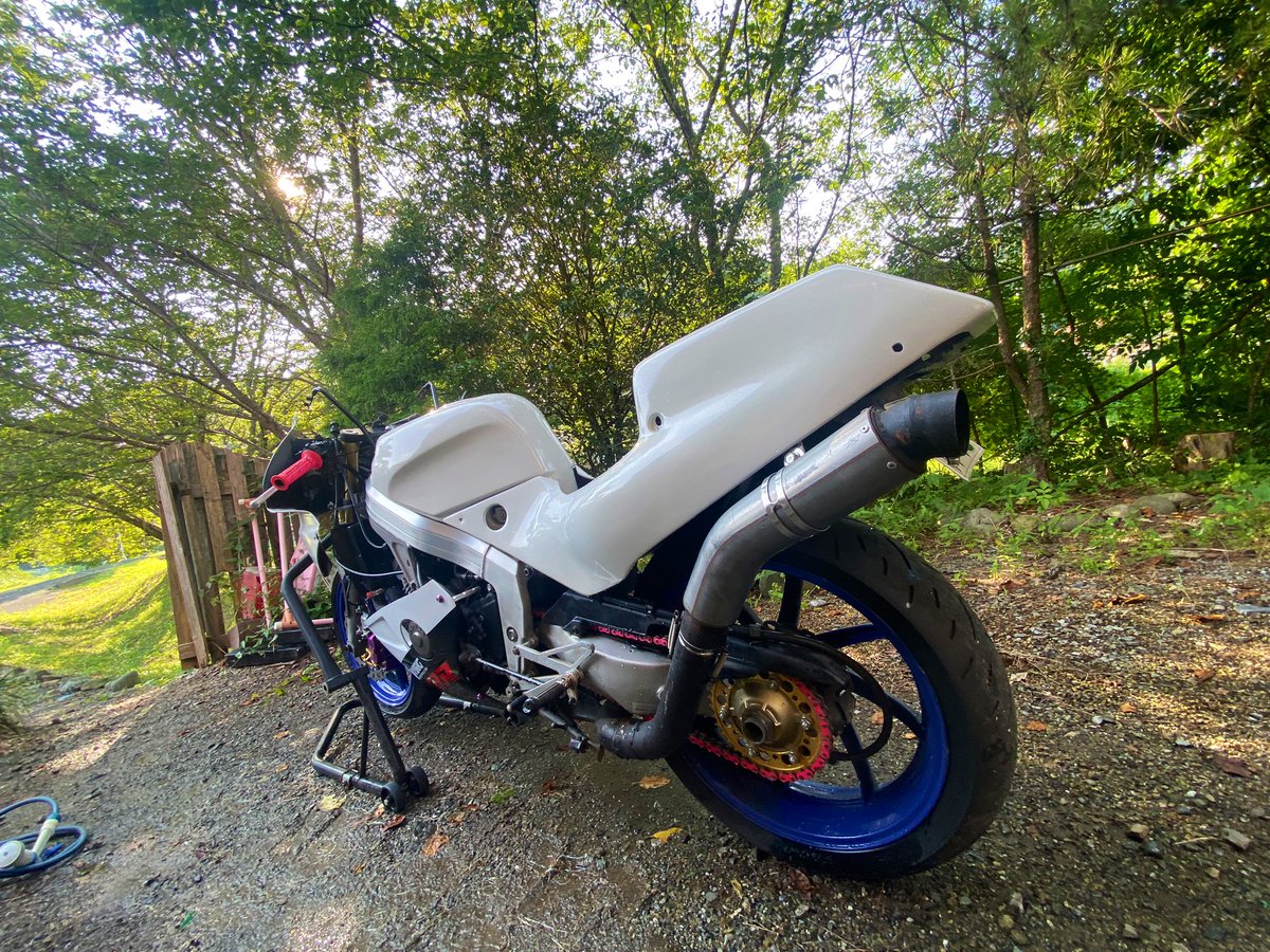 tone19_gdb's tweet photo. 隅々まで洗車した
カッコよすぎね？

#mc19 #cbr https://t.co/EN2opPf5HP