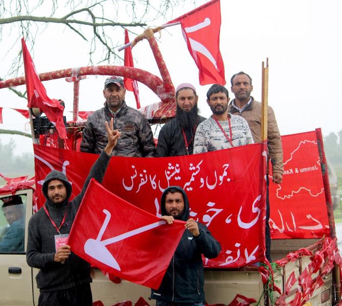 meerabkhann's tweet photo. Election banners &amp; flags are permissible in Islam while as Flags &amp; Banners of the Grandson of Prophet Muhammad (PBUH) Imam Hussain (As) are not permissible. https://t.co/TsBTj6bTR0
