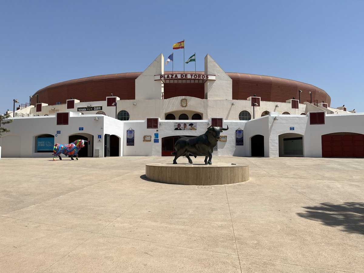 Buenos días. Sentimos comunicar que el acto de imposición de huella de Roca Rey en el Paseo de Famosos de la Tauromaquia previsto para las doce del mediodía ha quedado suspendido.
Disculpen las molestias