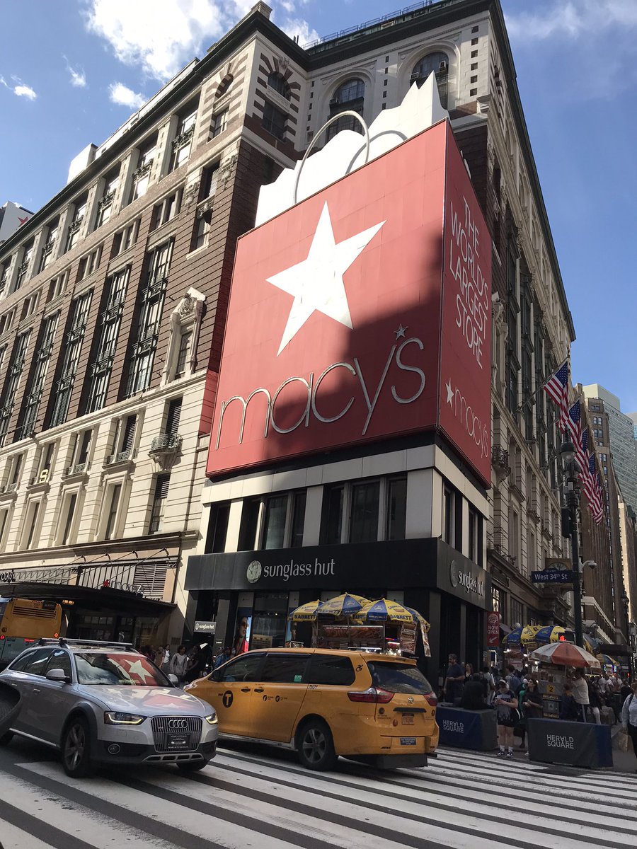 Decembre2412's tweet photo. #Macys
#木製エスカレーター
#manhattan
#NewYork
#34thst
#ニューヨーク旅2024 https://t.co/L38Ze4UJqu