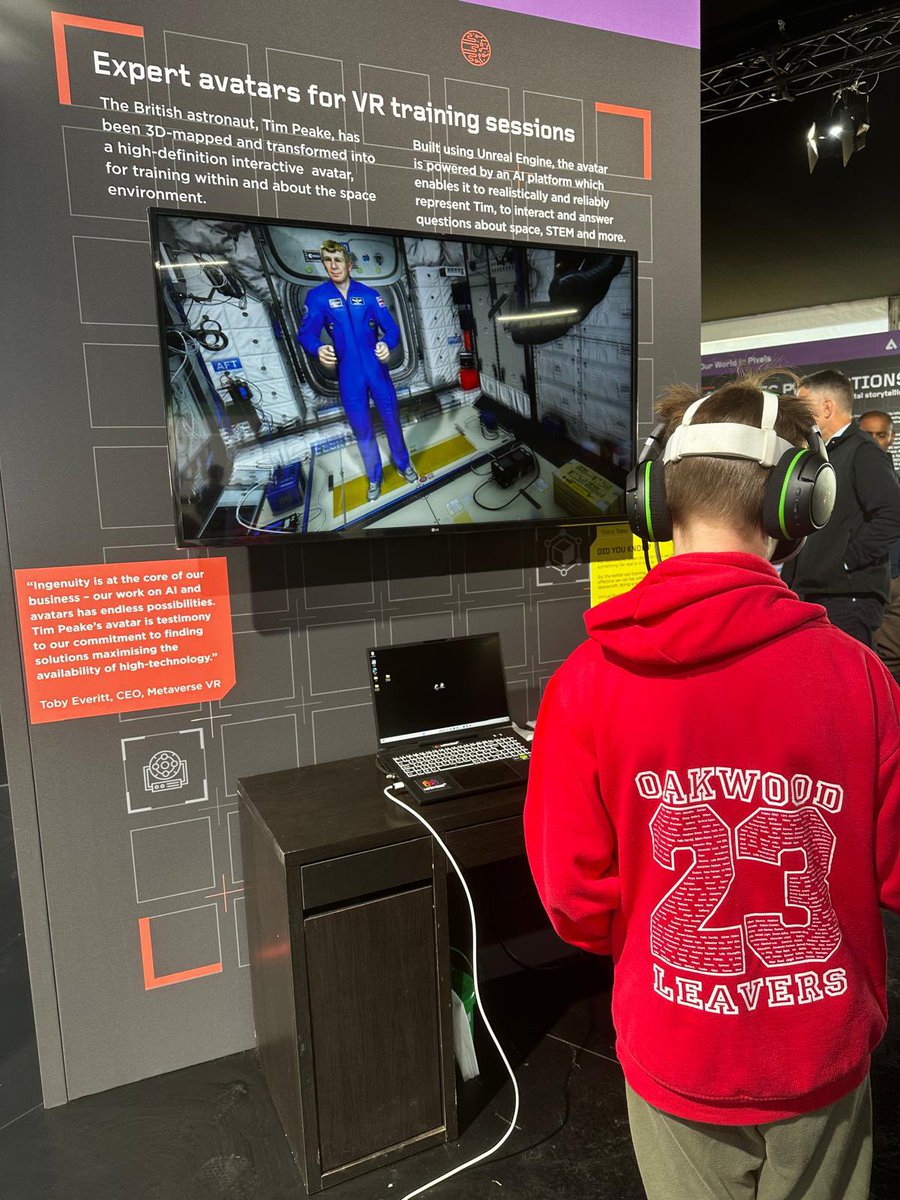 astro_timpeake's tweet image. I’m enjoying the @fosgoodwood in #FutureLab all weekend - well my AVATAR is at least. Just one of the many innovative &amp;amp; exciting technologies on display this year. Come along and ask me a question 😁