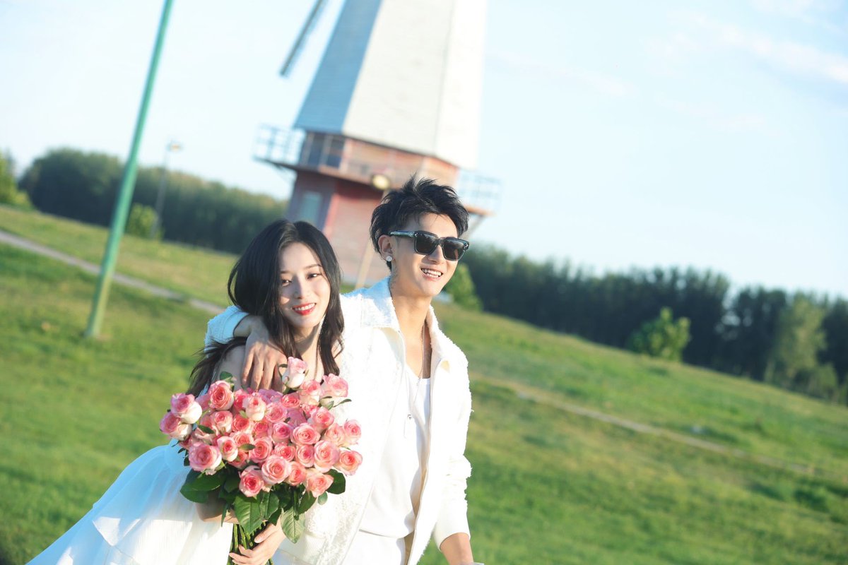 BaiduZTAOBar's tweet photo. 240714 #ZTAO congratulations to the couples 🎊🎉
#HuangZitao #黄子韬 #타오 #タオ @hztttaoswag https://t.co/8xkf1p1YeA