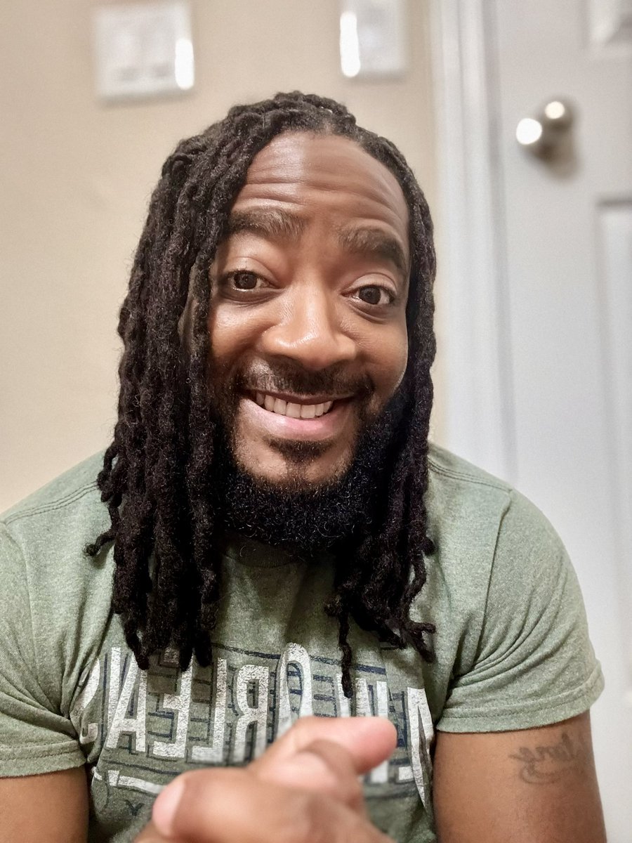 Weekend vibes….I smile because I can 😁 #guyswithdreads #smileawhile #blackboyjoy #happiness #instaphoto