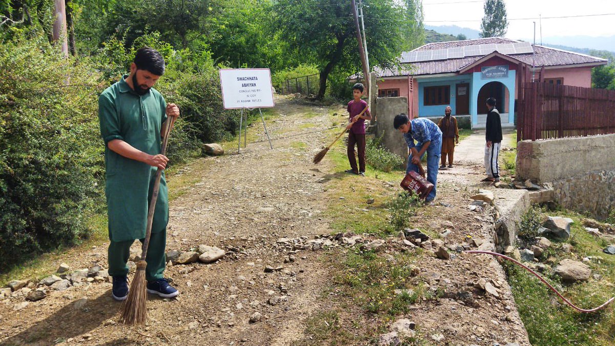 WularBattalion's tweet photo. Cleanliness is an essential attribute required to be imbibed for physical and mental health.   With the imperative of keeping the valley clean, Malangam Army Camp of Wular Battalion conducted Swachhta Abhiyan. https://t.co/Sln6QXYgbW