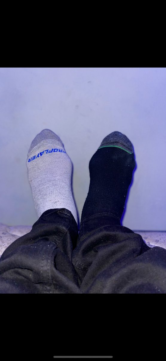 402FREAK's tweet photo. Tops or soles? 
#cashmaster #findom #menssocks #mensfeet https://t.co/1T3ntxcTWo