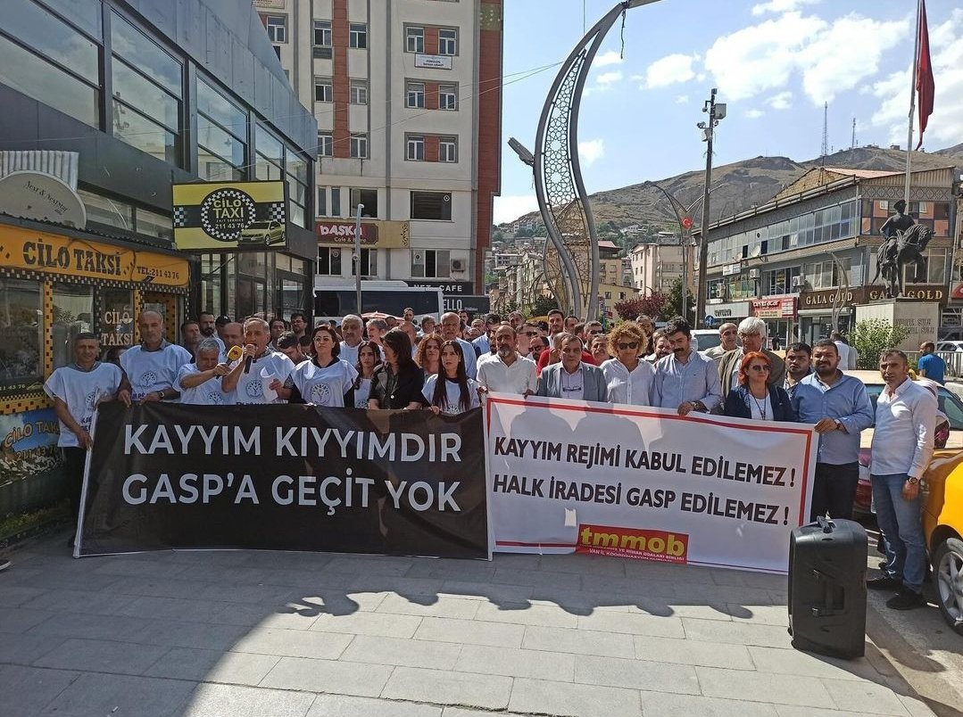 Hakkari'deki Kayyuma Karşı Çıkan İradeyi
Urfa(Reha)'daki Mühendis Odalarının #kayyumyönetim ler eli ile "İDARE" Edilmesine Karşı Çıkmaya Davet Ediyorum.

Tek İsteğimiz Var;
HAK-HUKUK-ADALET

<a href="/TMMOB1954/">TMMOB</a> <a href="/imomerkez/">İnşaat Müh.Odası</a> 
<a href="/eminkoramaz/">Emin Koramaz</a> <a href="/nusret_suna/">Nusret Suna</a>