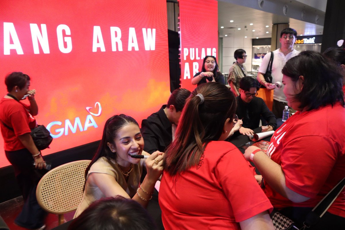 Sparkle_GMA's tweet photo. Did you catch #PulangAraw star Sanya Lopez at #PinoyCon at One Ayala? Her energy was contagious and we can’t get enough! ❤️‍🔥

#SanyaLopez https://t.co/fISXK6neyG