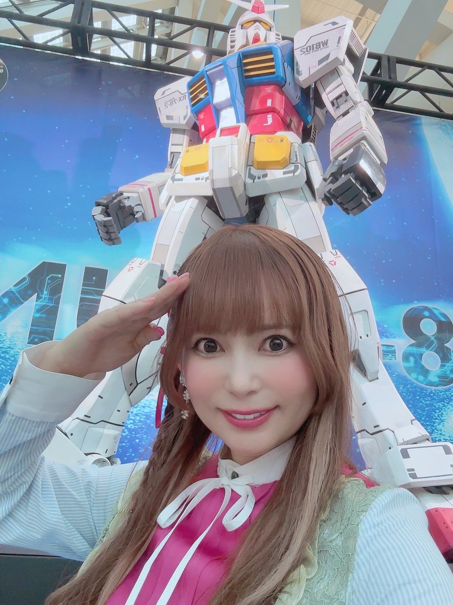 shoko55mmts's tweet photo. 機動戦士ガンダム　銀灰の幻影

主題歌　ACROSS THE WORLD

全世界配信はじまりました！
宇宙世紀ガンダムシリーズ最新作！

ぜひ聴いてね！こちらから！

https://t.co/F3vx89aJCf https://t.co/wlIQMy4C6Z